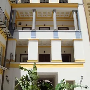 Alloro 2 Apartment